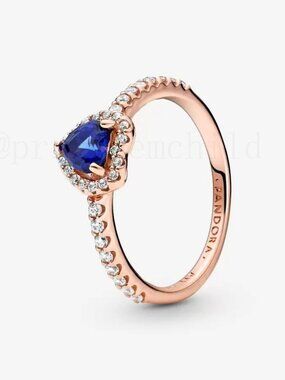 Pandora Sparkling Blue Elevated Heart Ring